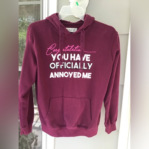 Wound Up Juniors Long Sleeve Graphic hoodie Sweatshirt Burgundy Womens Sz XS GUC - Picture 6 of 12